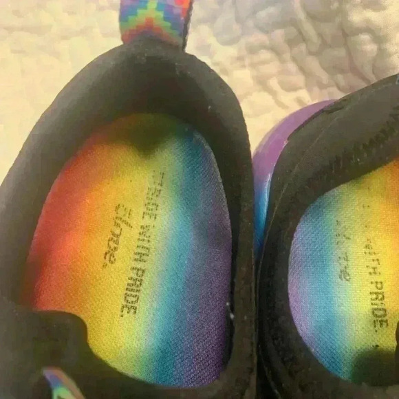 Clove Sneaker  W10 M8.5Black Rainbow Sneakers Healthcare Nurse Pride Colorful - Picture 7 of 10